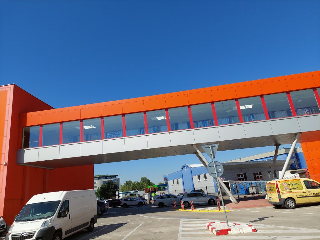 Merkury Market Bratislava – execution of display windows and ventilated facade